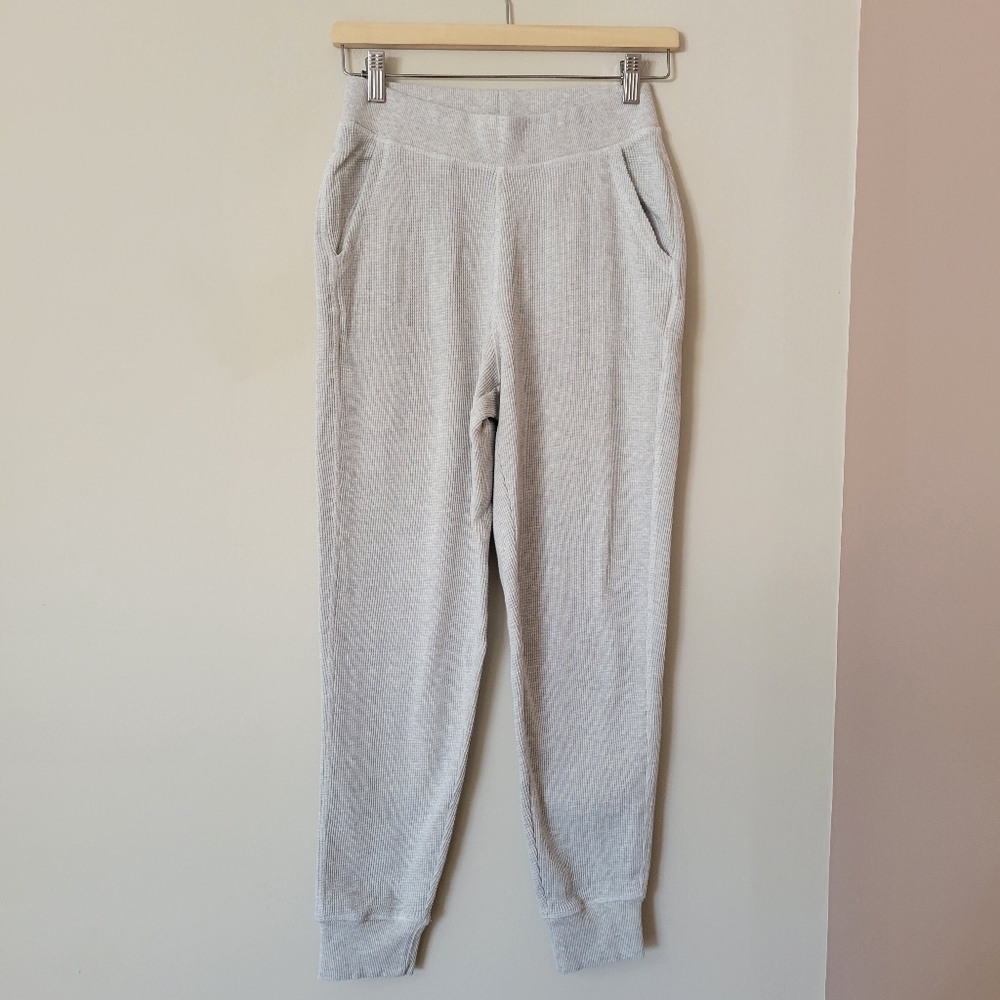 Pact Women's Thermal Organic Cotton Waffle Knit Jogger Pants Oatmeal Size Small